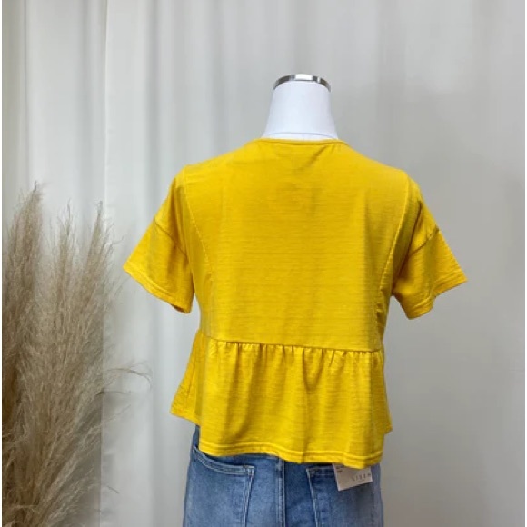 Adorable marigold button front elevated crop top - Picture 3 of 3